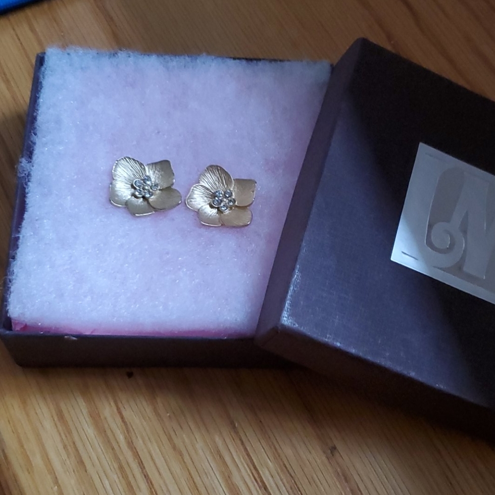 Preloved stud eartings - Picture 3 of 3